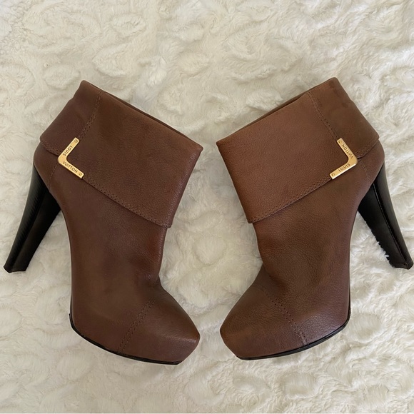 Louis Vuitton Mocha Leather Queen Ankle Boots Heels Booties - Picture 1 of 16